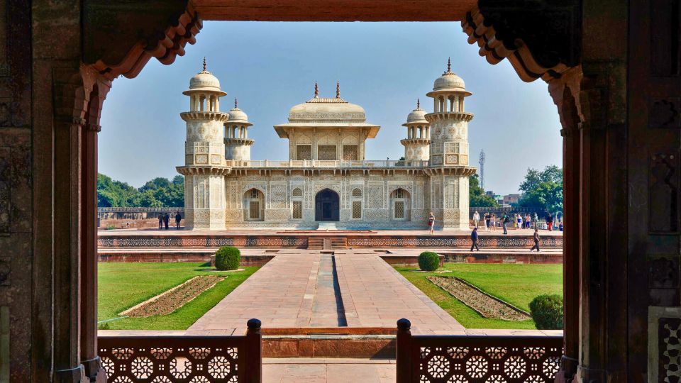 Agra: Private Taj Mahal and Agra Day Tour With Transfer - Highlighted Tour Attractions in Agra