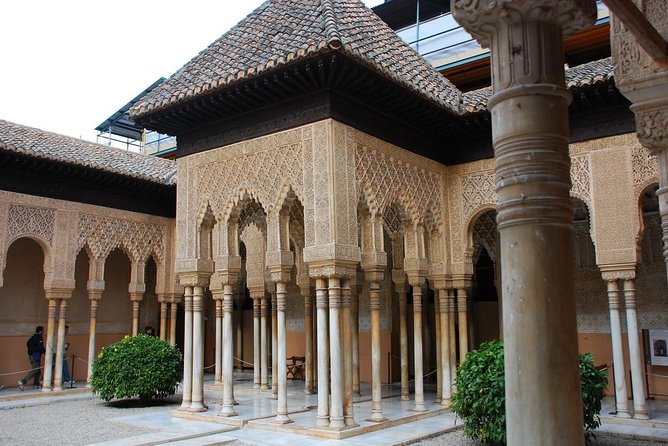 Alhambra: Nasrid Palaces & Generalife Ticket With Audioguide - Alhambra Attractions and Independent Touring Experiences