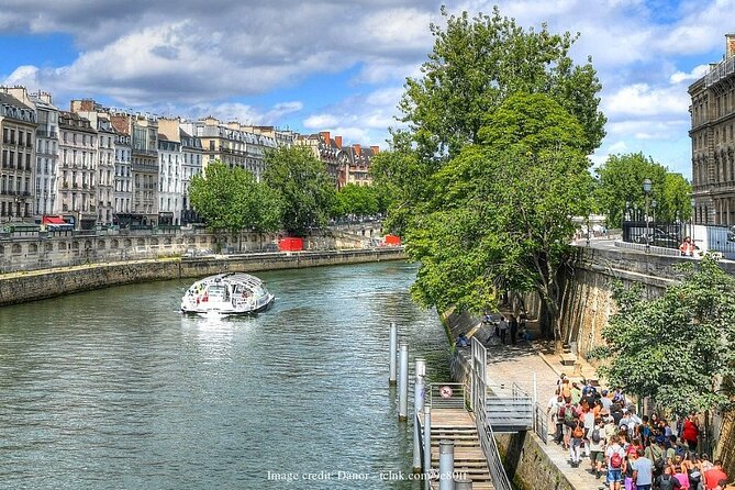 All Inclusive Paris: Full-Day Walking Tour With the Eiffel Tower - Traveler Support