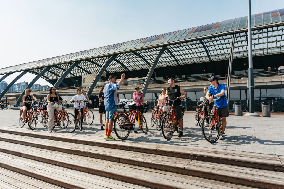 Amsterdam: Guided Bike Tour of Central Amsterdam - Guide and Group