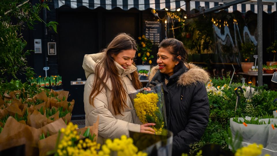 Amsterdam: Professional Photoshoot at the Canals - Booking and Payment