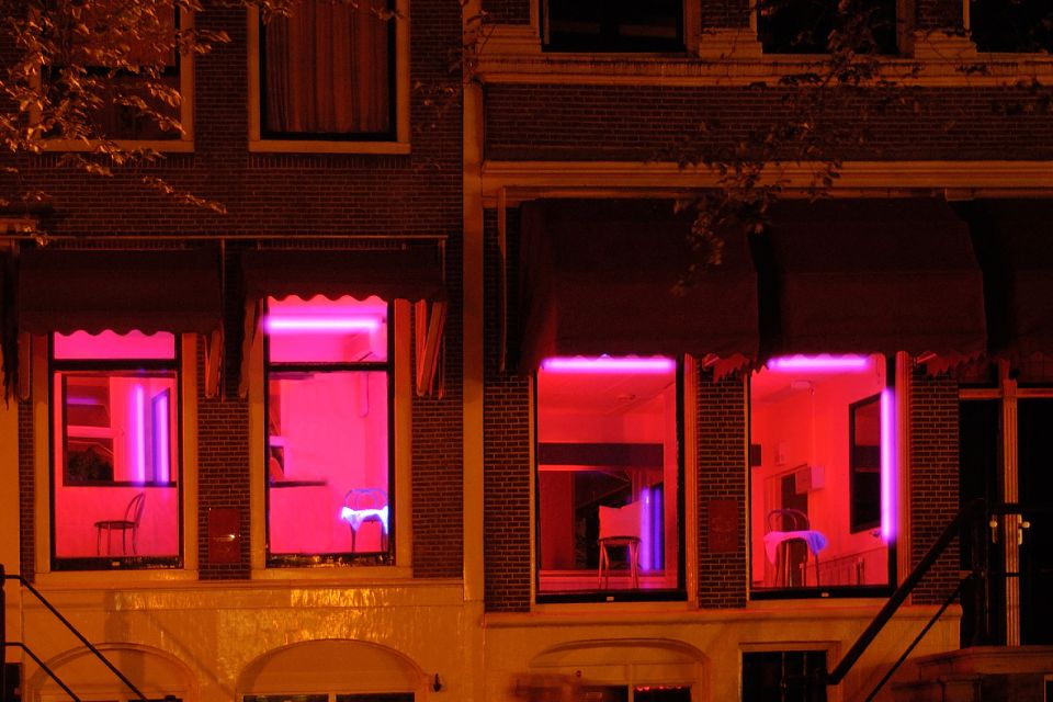 Amsterdam: Red Light District 1-hour Smartphone Audio Tour - Tour Highlights