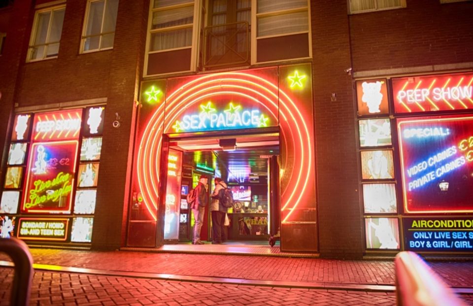 Amsterdam: Red Light District Exclusive Night Tour - Tour Highlights
