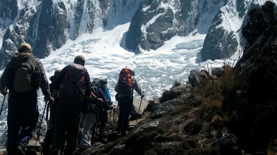 Andes: Trek Santa Cruz-Llanganuco 4d/3n From Huaraz - Experienced Guides and Support