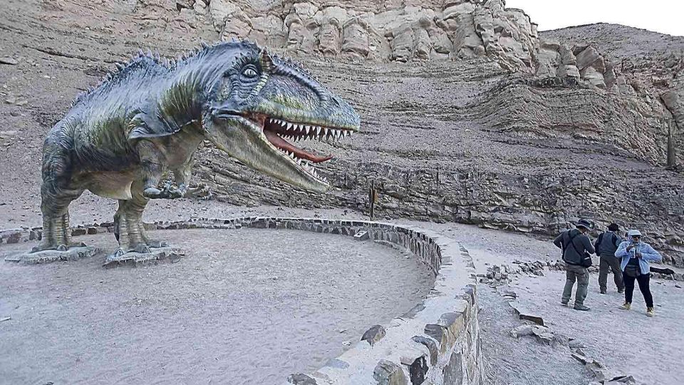 AREQUIPA: Dead Bull Petroglyphs and Dinosaur Footprints - Last Words and Main Stop