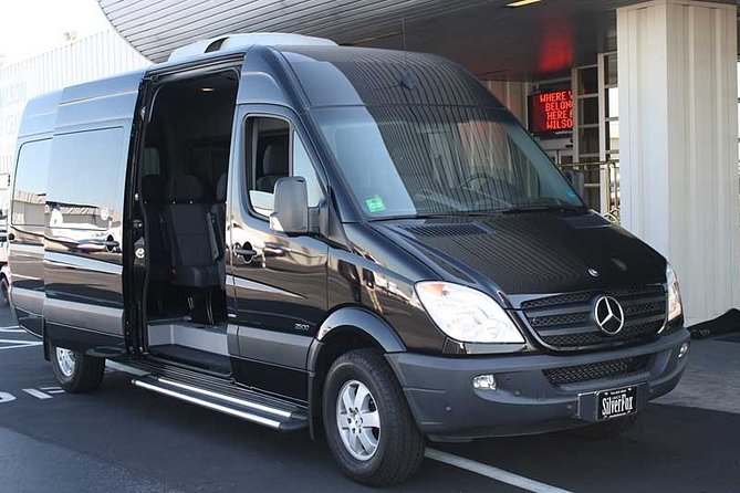 Auckland Airport / CBD Luxury Passenger Transfers - Pricing and Availability
