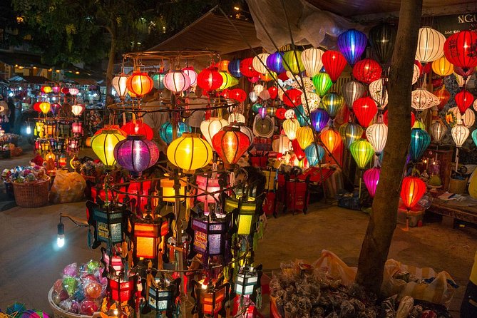 Bangkok Night Lights: Temple & City Tour by Tuk Tuk (SHA Plus) - Operational Details