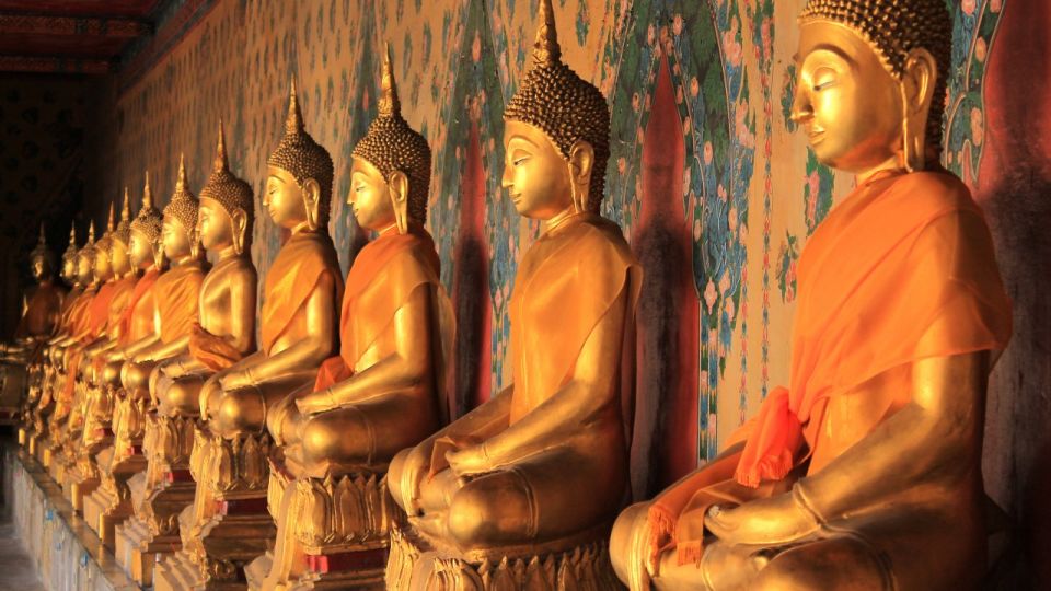 Bangkok: Wat Pho & Wat Arun Half-Day Private Walking Tour - Tour Experience