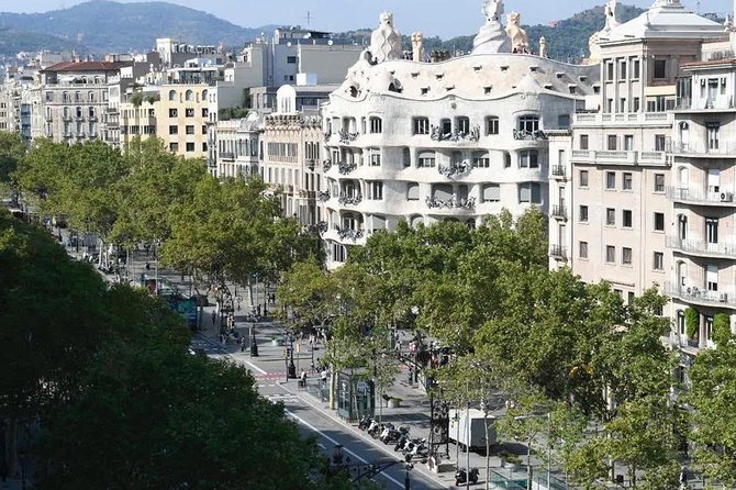 Barcelona Highlights Private Tour - Traveler Assistance