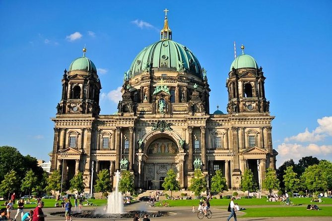 Berlin Airport Transfers : Berlin Airport SXF to Berlin in Business Car - Additional Services Available