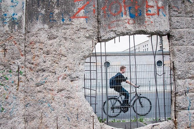 Berlin Wall Audio-Guided 40-Minute Walking Tour - Traveler Reviews
