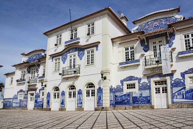 Best of Aveiro Private Walking Tour With Personal Cooking Class - Meeting Details