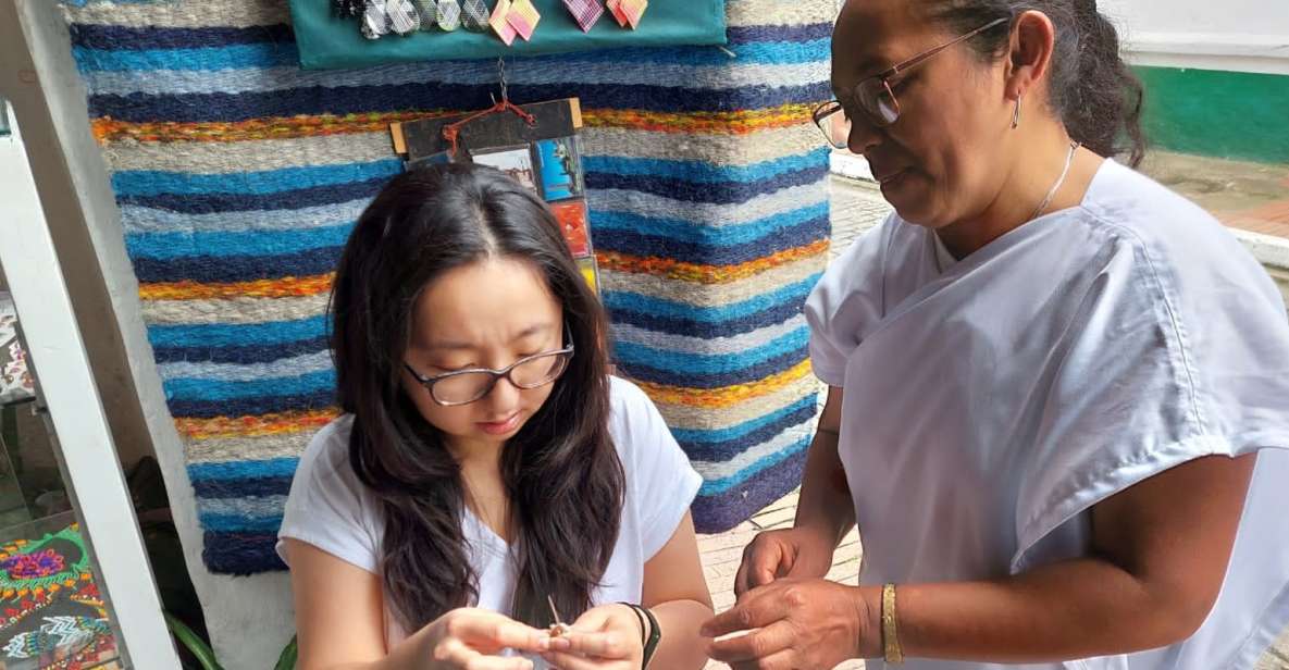 Bogotá: Traditional Colombian Bag Craft Workshop With Drink - Activity Highlights