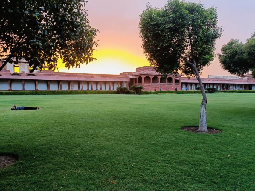 Book Official Tour Guide for Fatehpur Sikri. - Booking Inclusions