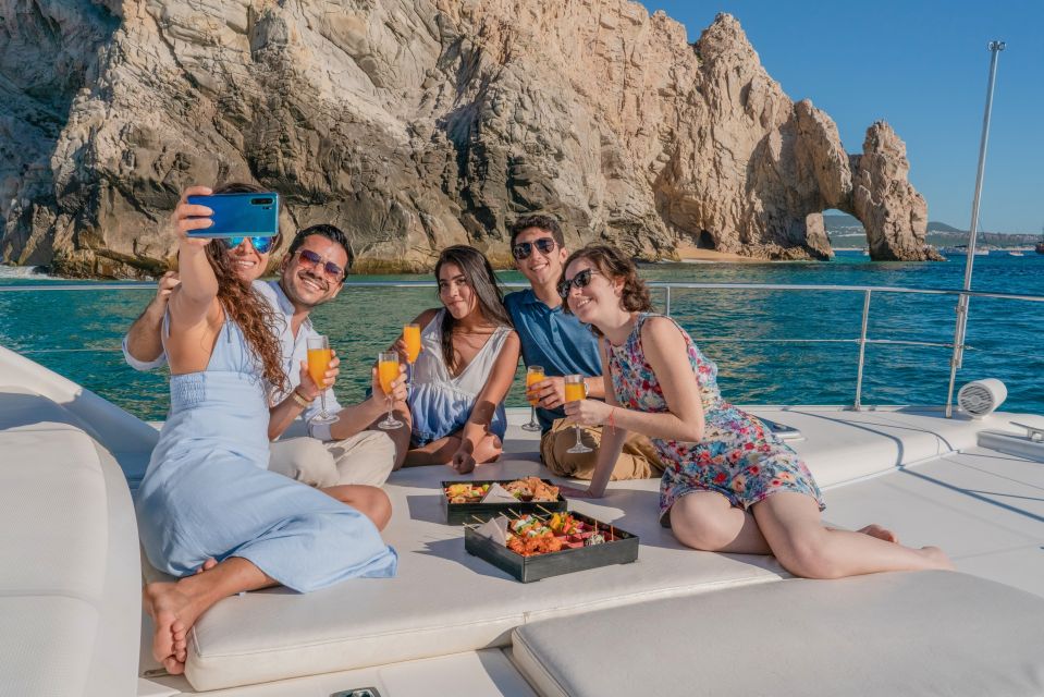 Cabo San Lucas: Luxury Catamaran Whale Watching Experience - Review Summary
