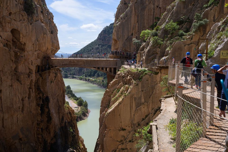 Caminito Del Rey: Guided Tour With 1 Drink and Shuttle Bus - Detailed Description