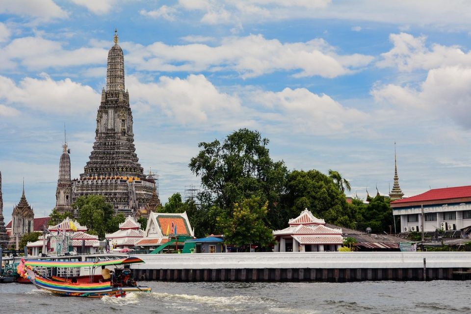 Canals of Bangkok: a New Point of View on the City - Sailing on Traditional Long Tail Boats