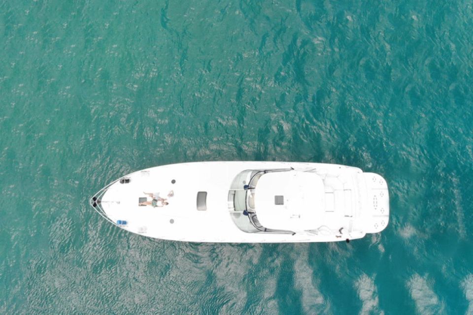 Cancun Private Yacht Sea Ray Sundancer 60 Feet - Cruise Descriptions