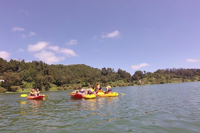 Canoeing at Furnas Lake - Included Services