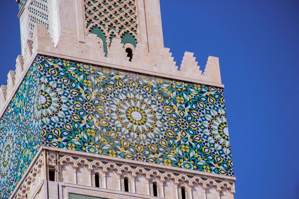 Casablanca: Airport-to-City Tour Experience - Inclusions and Services Provided
