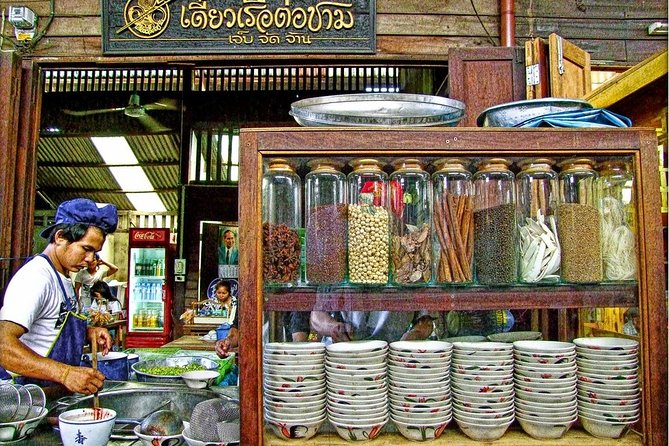 Chachoengsao One Day Trip From Bangkok : Historic Market and Buddhist Temples - Temple Visits