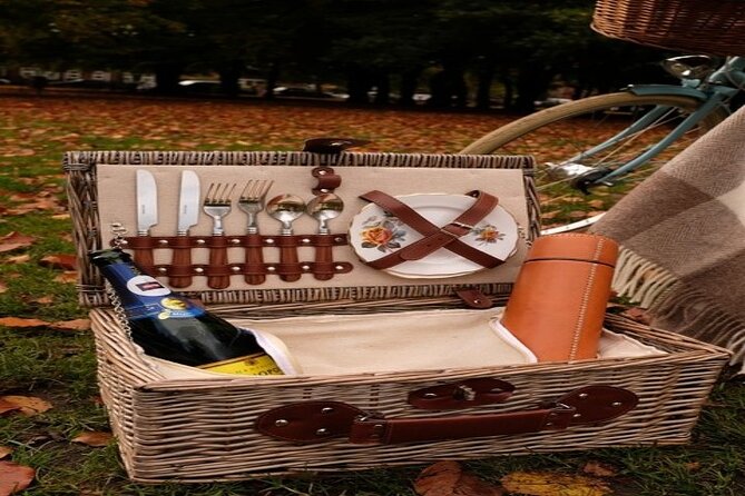 Champagne Picnic Hamper for 2 With Retro Bicycles Manchester - Customization Options