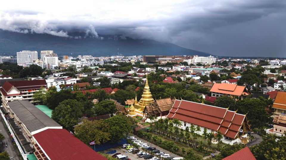 Chiang Mai: Guided Historical City Tour by Bike With Lunch - Historical Landmarks Visited