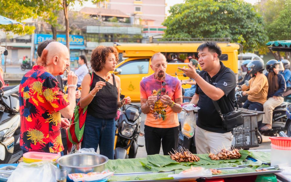 Chiang Mai: Street Eats Evening Group Food Tour - Full Description