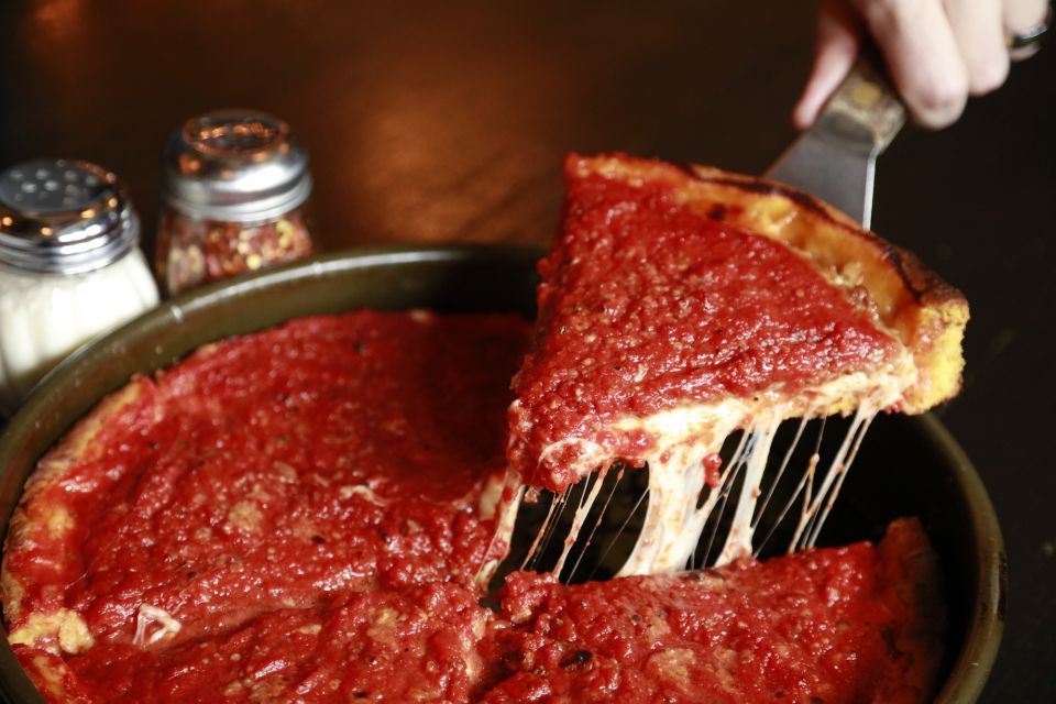 Chicago: Downtown Pizza Guided Walking Tour With Tastings - Pizza Tastings
