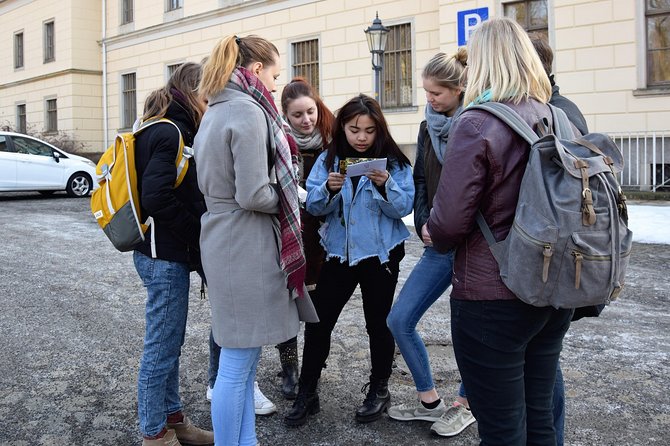 City Game Scavenger Hunt Dresden Elbschlösser - Independent City Tour - Group Size