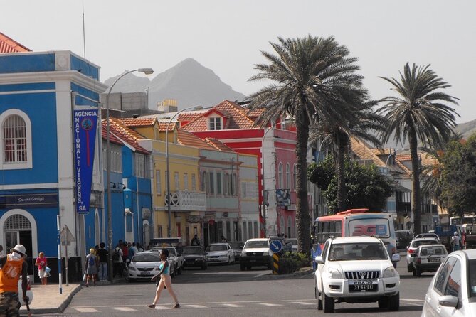 City Walking Tour, Mindelo, Highlights, 2h - Carnaval Hotspots