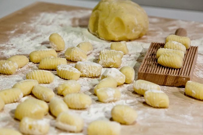 Cooking Class - Lunch Time Harvest, Cooking, Tasting at the Villa in Sorrento - Maximum Travelers and Accessibility