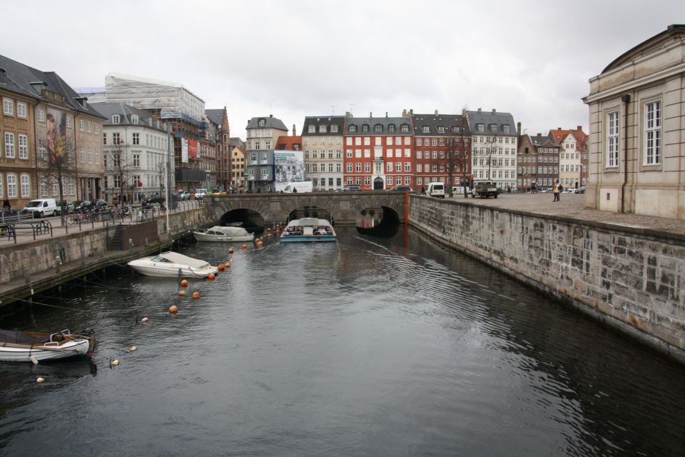 Copenhagen: City Highlights Guided Walking Tour - Guided Tour Features