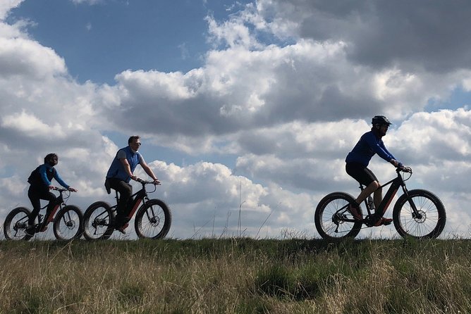 COUNTRY BIKE TOUR to UNETICE BREWERY - Parks and Forest. BIKE or E-BIKE TOUR - Common questions