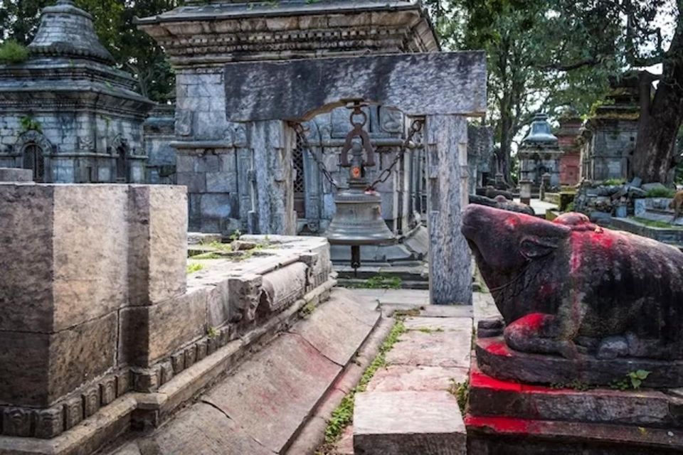 Cremation Rites in Kathmandu - Spiritual Insights From Sadhus