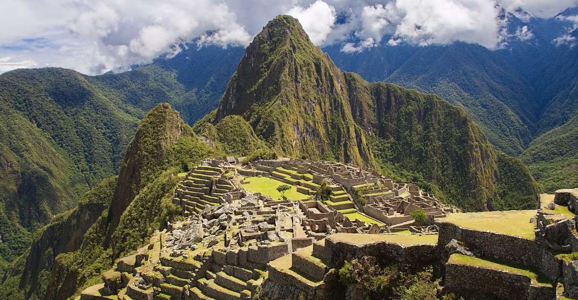 Cusco: 4-Day Inca Trail to Machu Picchu Shared Group Trek - Day 1 Itinerary