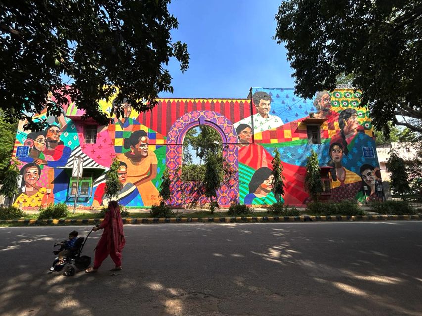 Delhi: Explore Delhi's Street Art & Visit to an Art Centre - What to Expect