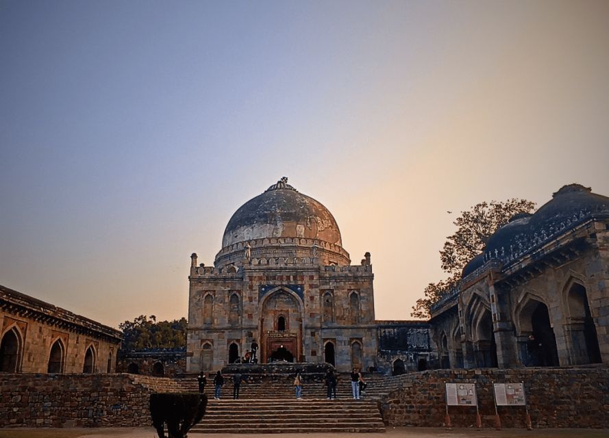 Delhi: Hazrat Nizamuddin Basti Guided Bike Tour With Picnic - Tour Description