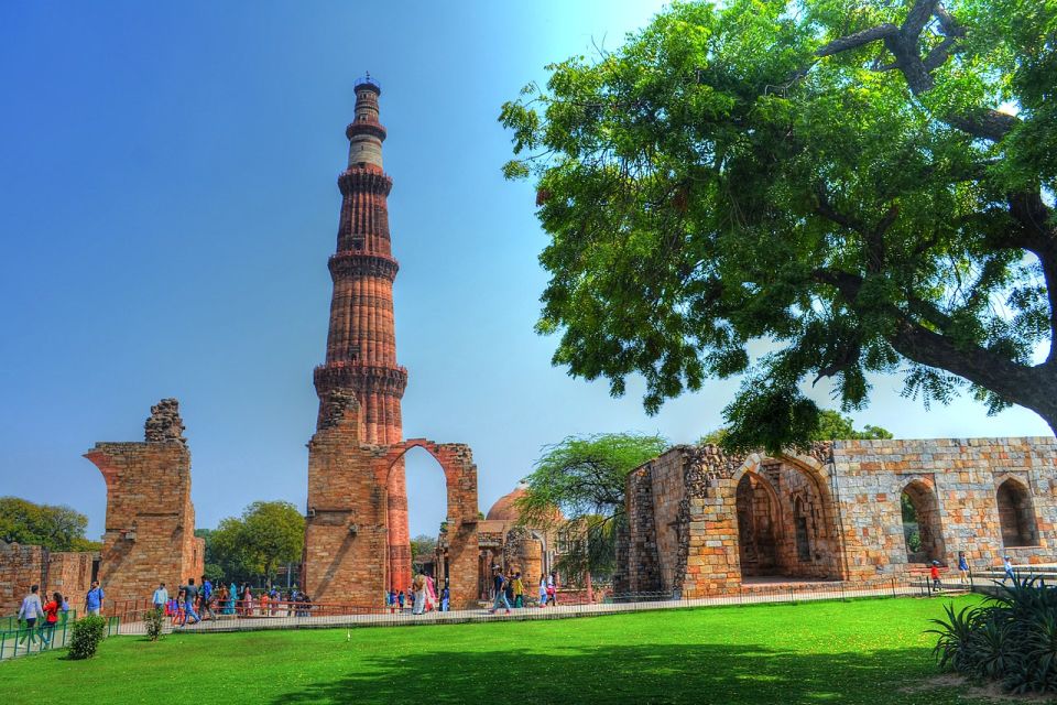 Delhi: Old and New Delhi Sightseeing Private Day Tour - Sightseeing Experience