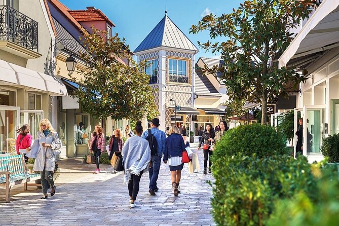 Disneyland Trip With Valle Village Shopping Outlet 10 Hours - Valle Village Shopping Outlet Visit