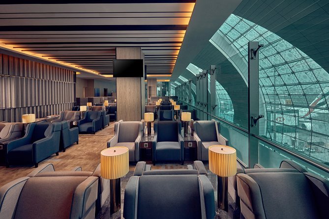 Dubai International Airport Plaza Premium Lounge at Terminal 3 - Convenient End Point and Logistics
