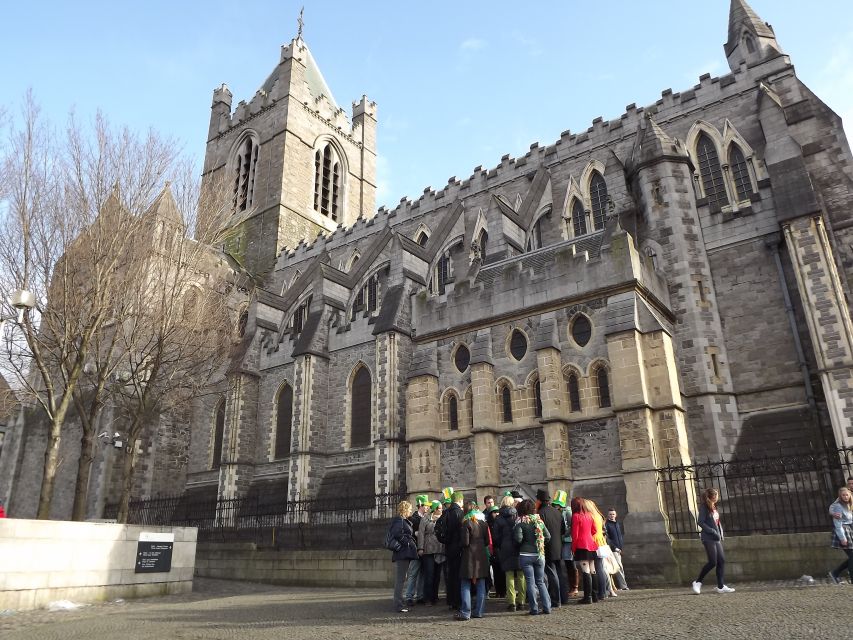 Dublin: Sightseeing Walking Tour in German - Experience Highlights