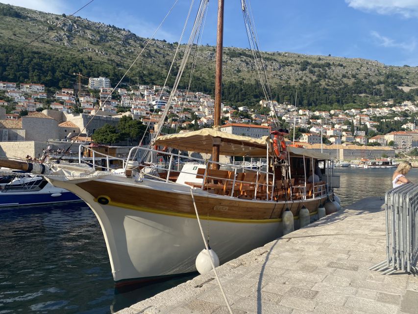Dubrovnik: Sunset Dinner Cruise Around the Old Town - Reservation and Gift Options