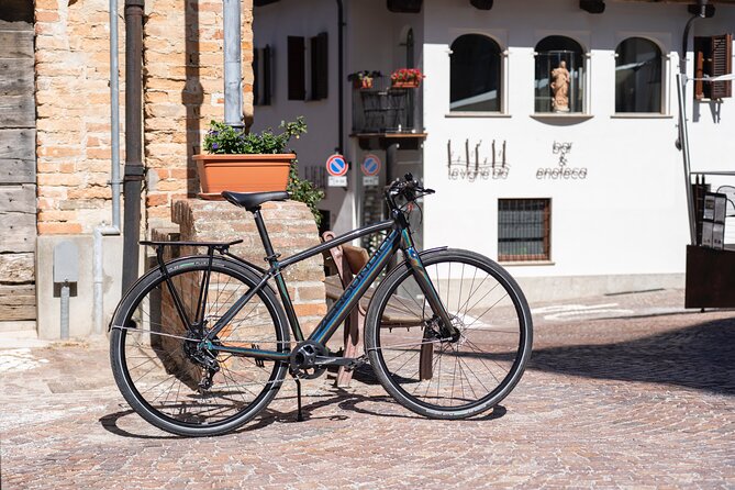 E-Bike in the Langhe: Landscapes, Wines and Cuisine. - Meeting Point Details