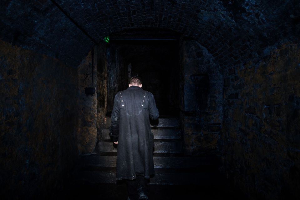 Edinburgh: Extreme Paranormal Underground Ghost Tour - Ghostly Encounters