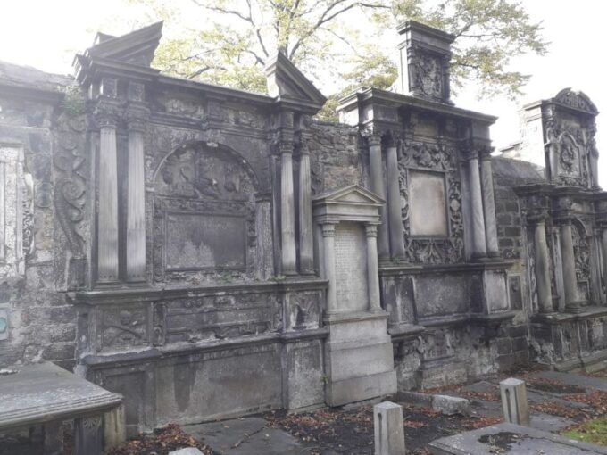 Edinburgh: Greyfriars Kirkyard Tour - Select Participants and Date