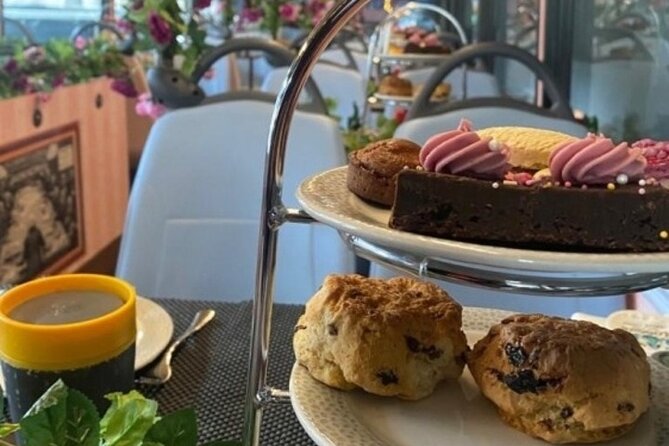 English Afternoon Tea Bus With Panoramic Tour of London– Upper Deck - Alcohol Policy and Booking Details