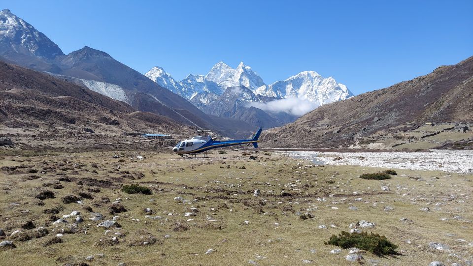 Everest Helicopter Landing Tour - Language and Assistance