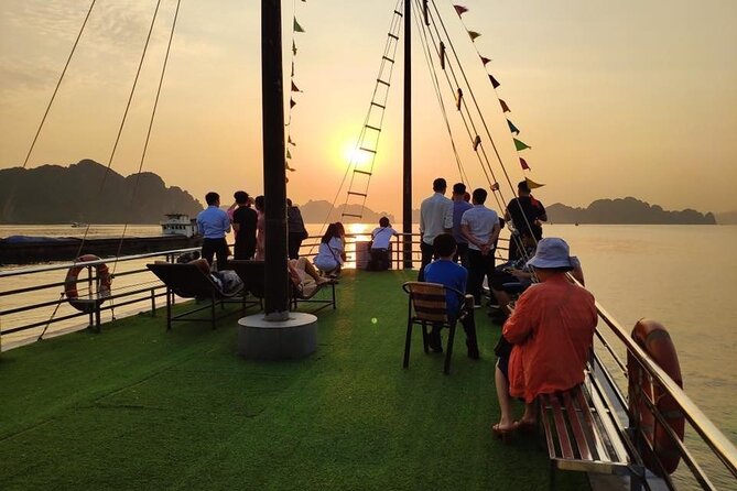 Excursion to Ha Long Bay With Titop Island and Kayaking in Luon Cave - Tour Requirements and Recommendations