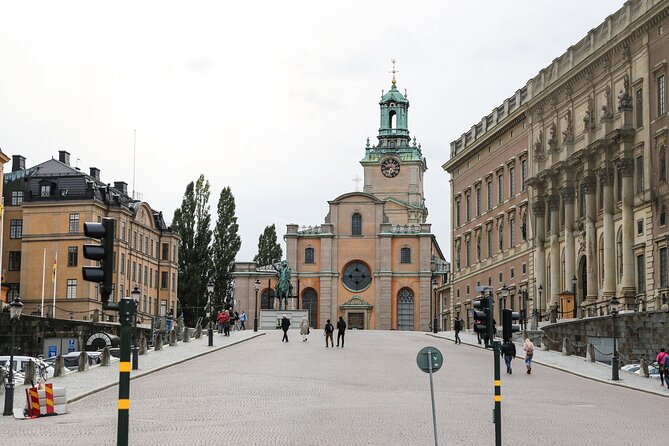 Exploring Stockholm New Town Walking Tour - What to Bring